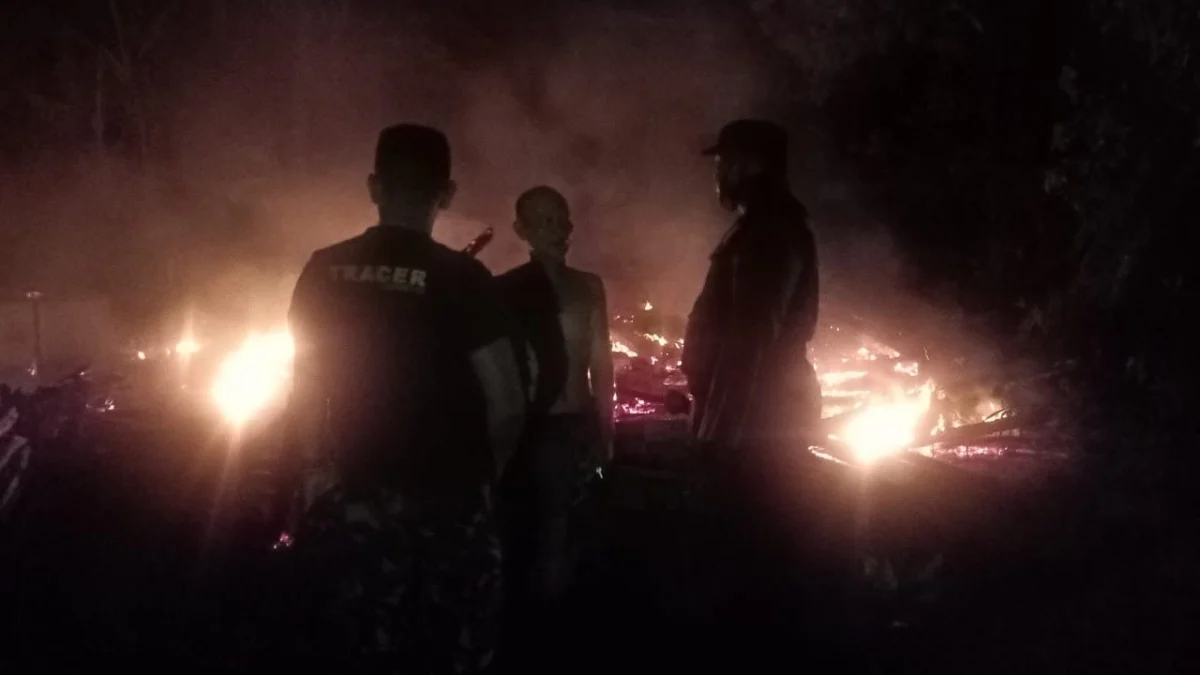 Diduga Korsleting Listrik, Rumah Warga di Tegalbuleud Ludes Terbakar