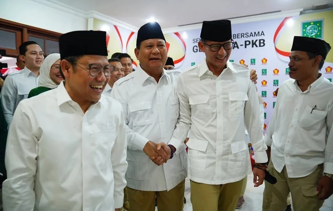 Sandi Kembali ke Pangkuan Prabowo, Full Senyum!