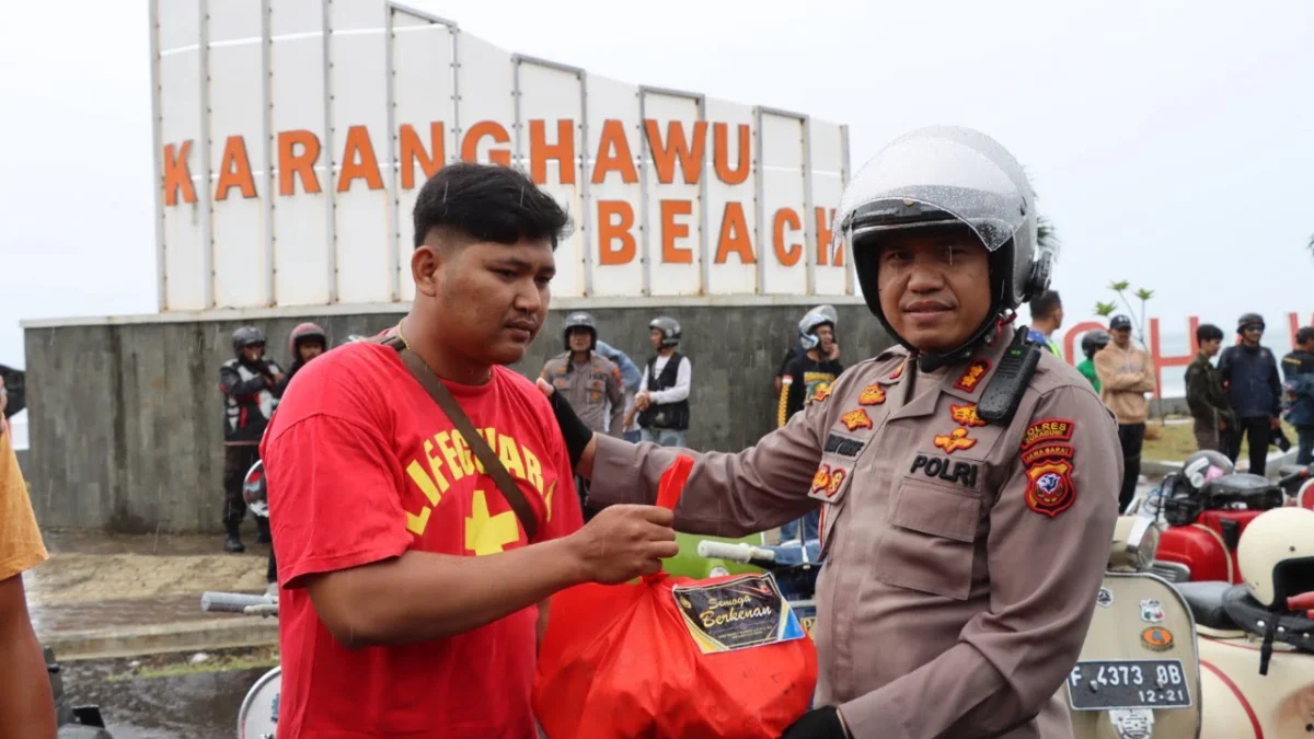 Kapolres Gelar Touring dan Baksos Bareng Komunitas Vespa