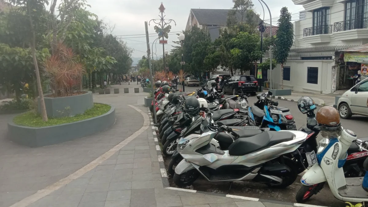 Tata Kelola Parkir di Dago Lebih Ciamik