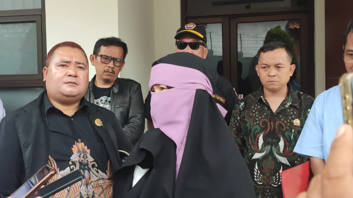 Disudutkan Jaksa saat Sidang Kasus Pencabulan di Sukabumi, Nenek Korban Histeris