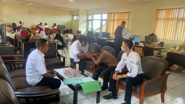 Dinsos Kota Sukabumi Kirim Satu Keluarga Pelatihan Keterampilan di KBB