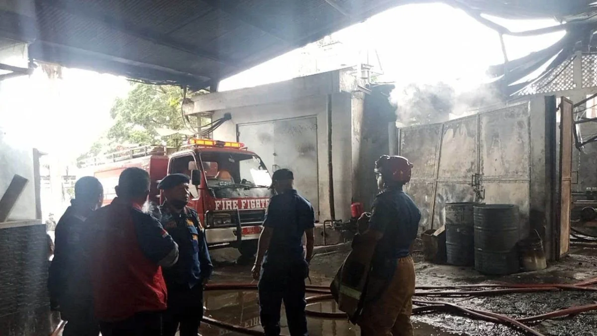 Diduga Korsleting, Bangunan Pabrik Terbakar