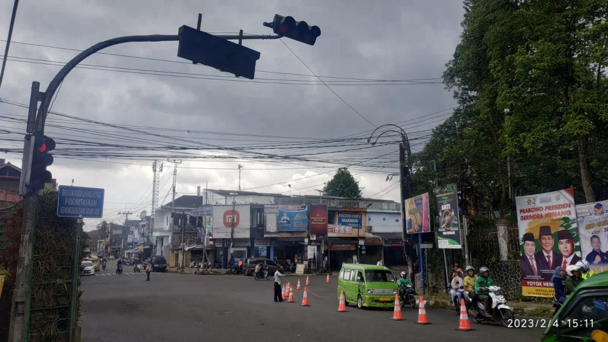 Lampu Setopan di Perempatan Degung Tak Berfungsi