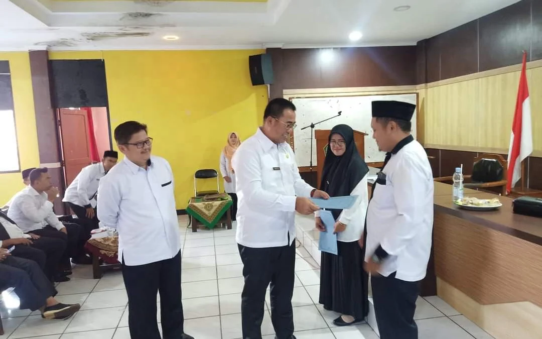 Kemenag Cianjur Serahkan SK Penugasan PPNPN