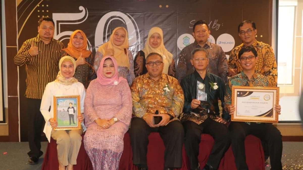 RSUD Sekarwangi Raih Penghargaan Bergengsi "The Best Hospital In Service dan Performance Excellent Of The Year"