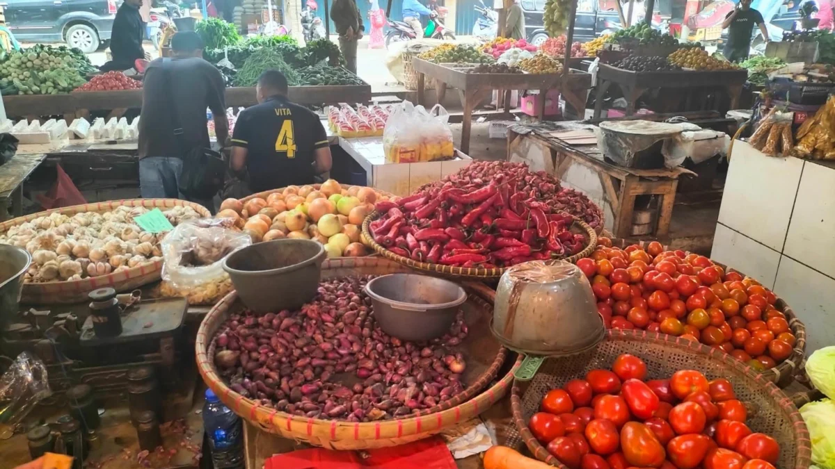 Cuaca Penyebab Pasokan Cabai Berkurang