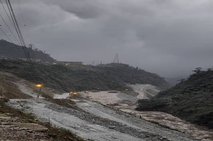 Longsor dan Banjir Terjang Kawasan PT Freeport