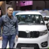 AHY Bikin Konten di Booth Mobil Esemka