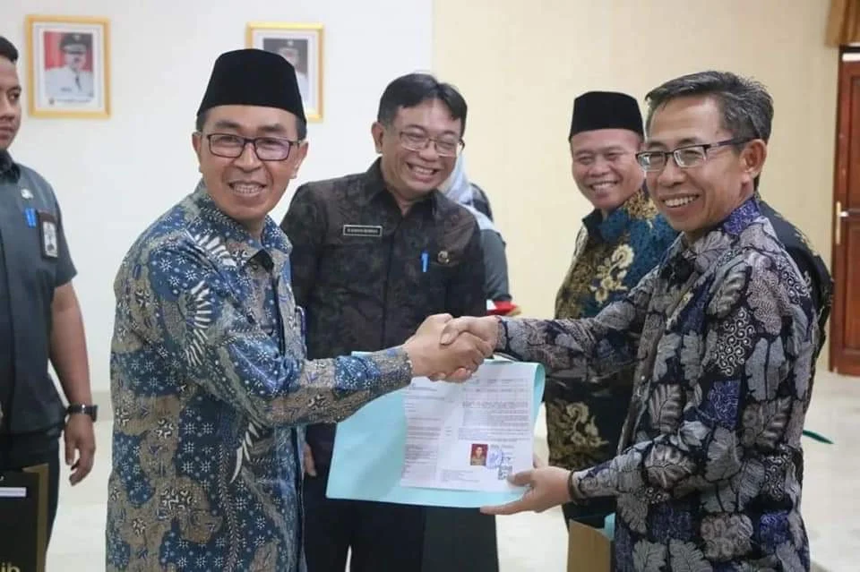 Puluhan PNS 25 PNS Batas Usia Pensiun Dilepas