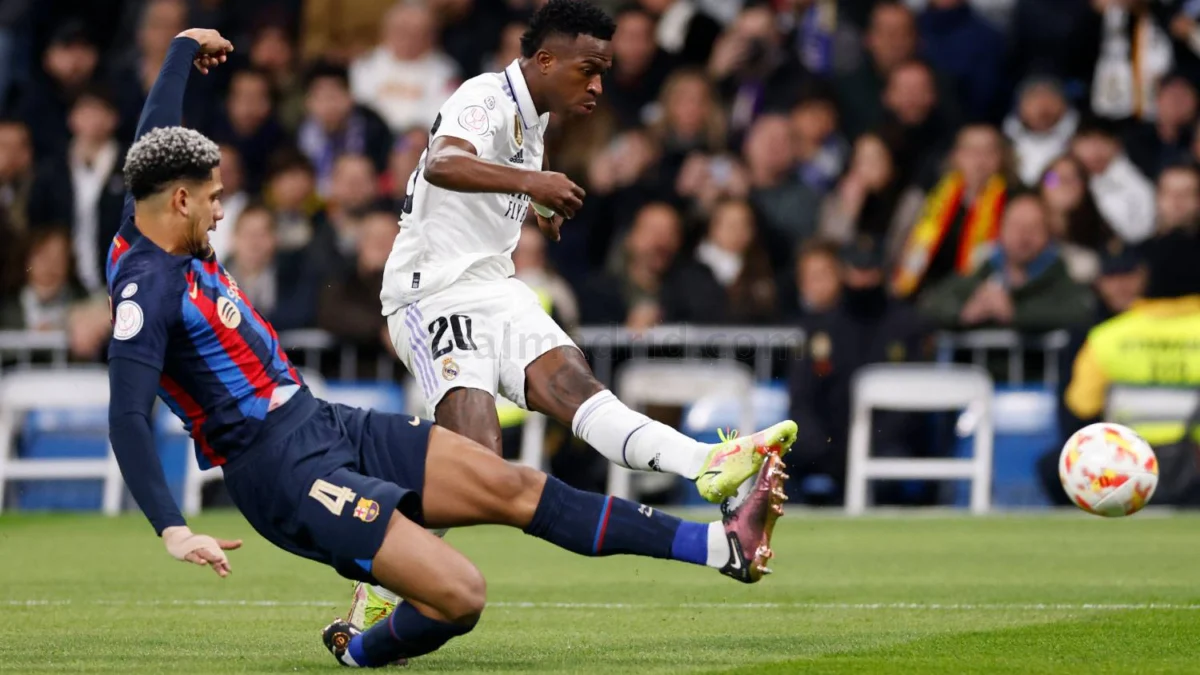 Vinicius jr. dan Ronald Araujo (Foto: www.realmadrid.com)