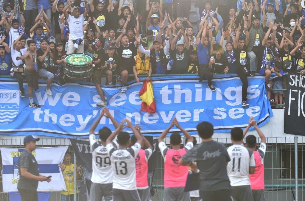 Berikut ini aturan bagi suporter sepak bola atau Bobotoh yang hendak menonton pertandingan Liga 1 Persib Bandung vs Persik Kediri 8 Maret 2023. persib.co.id.