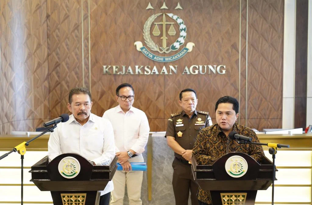 Kejagung dan Menteri BUMN sedang Press Conference