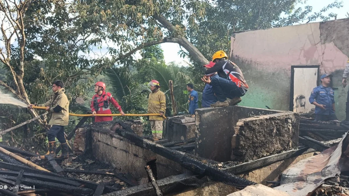 Konseling Listrik, Satu Unit Rumah Diciambar Ludes Terbakar 