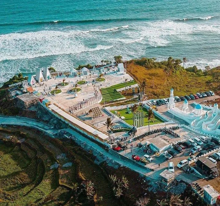 Liburan Seru di Karang Potong Ocean View Cianjur