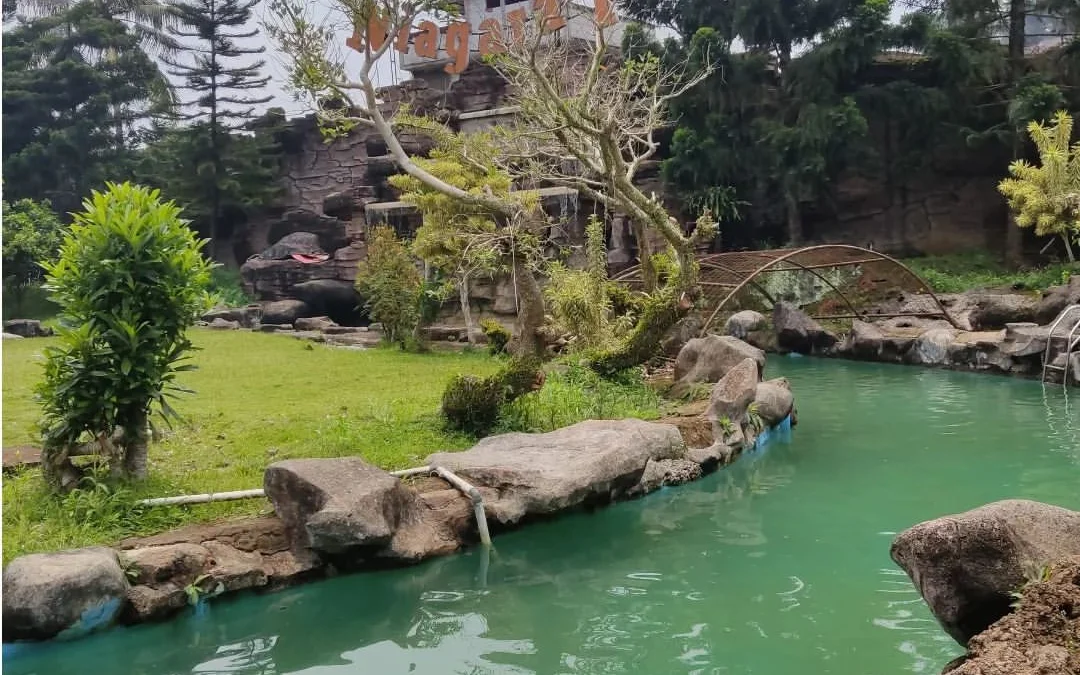 Niagara Fall di Santa Sea Waterpark. Rekomendasi Tempat Wisata di Sukabumi.