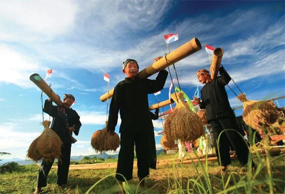 Pahami Lebih Jauh Tradisi dan Budaya Masyarakat Sunda