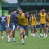 Skuat Persib Bandung saat Berlatih.