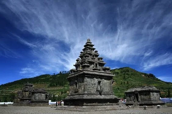 Liburan Keluarga yang Menyenangkan di Candi Dieng