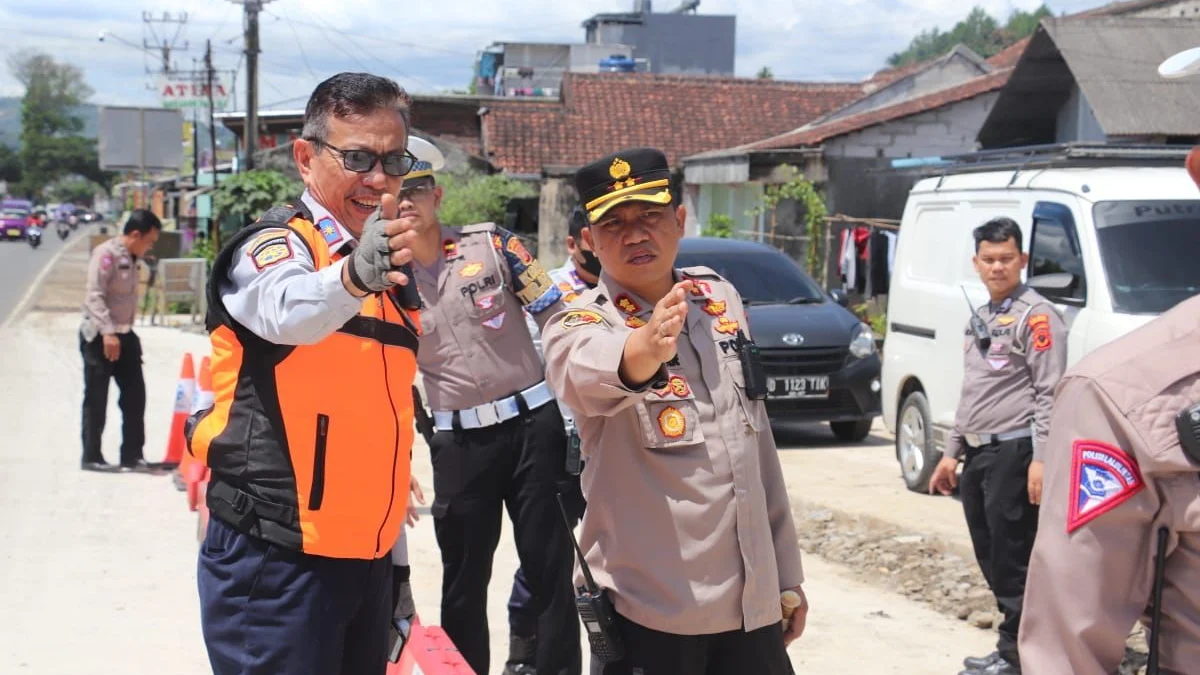 Hari Pertama Pembukaan Exit Tol Parungkuda-Sukabumi, Jumlah Kendaraan Masih Sepi