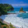 Liburan Seru di Pantai Karang Gantungan Sukabumi