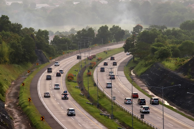 Sistem Ganjil Genap Mulai Diberlakukan di Jalan Tol