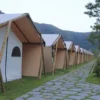 Libur Lebaran sudah semakin dekat, saat hari libur ini tentunya tidak afdol bila tidak menghabiskan waktu bersama keluarga tercinta. Rasanya akan seru bila anda menginap dengan konsep glamping, anda tidak perlu repot membangun tenda dan sebagainya anda hanya perlu membawa diri dan pakaian.