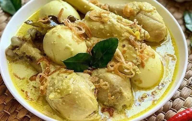 Resep Opor Ayam Telur untuk Sajian Lebaran