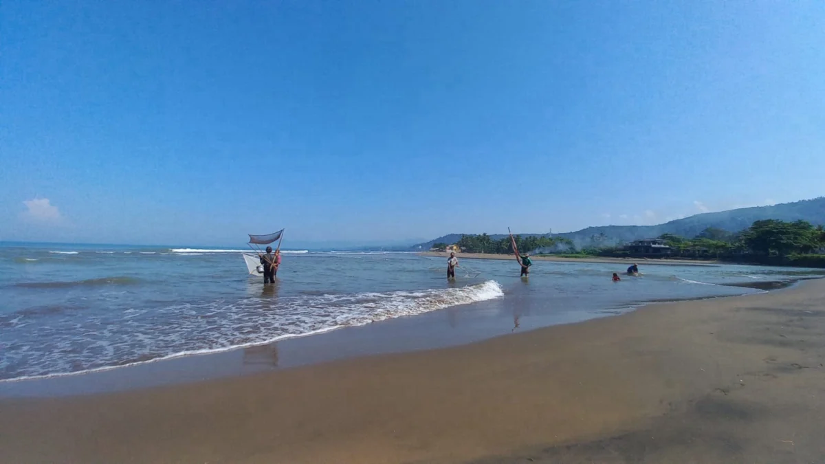 Peringatan Dini Gelombang Tinggi di Selatan Sukabumi