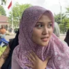 Mamah Cantik Hiasi Unjuk Rasa di Pendopo Cianjur. (zan)