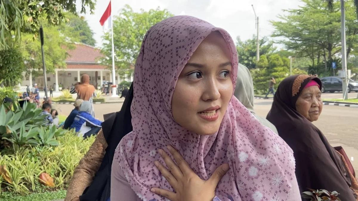 Mamah Cantik Hiasi Unjuk Rasa di Pendopo Cianjur. (zan)