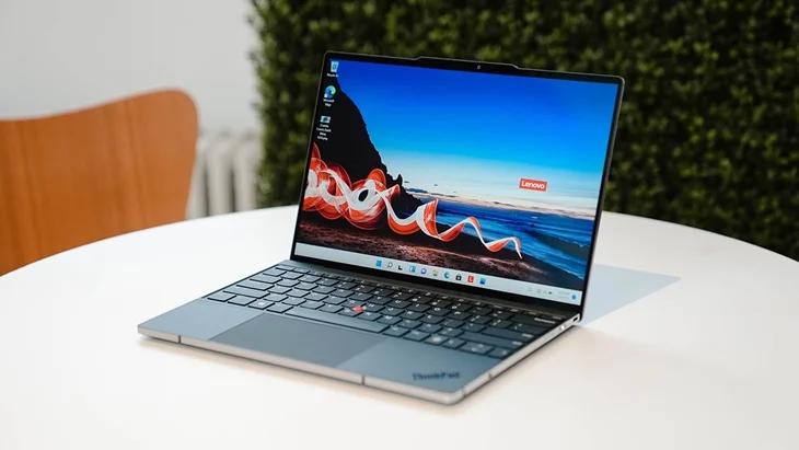 Lenovo Thinkpad Z13 Laptop Kaum Profesional dengan Spek Wah!