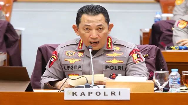 Ratusan Polisi Kena Mutasi Kapolri