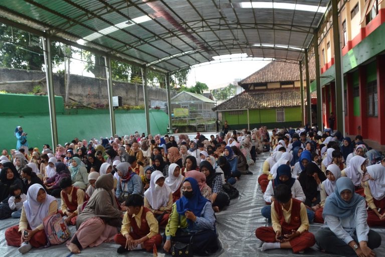 SDN CBM Surken Luluskan 151 Siswa.