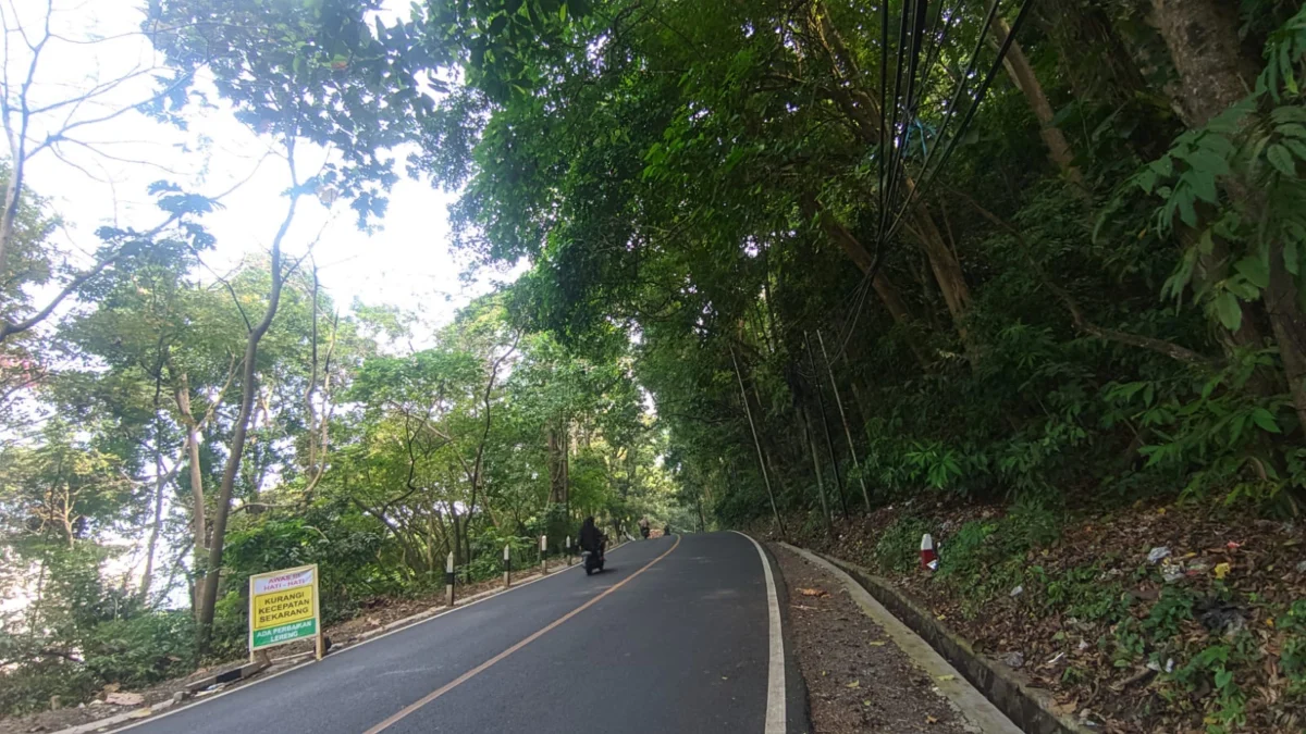 Penanganan Longsoran di Ruas Jalan Nasional