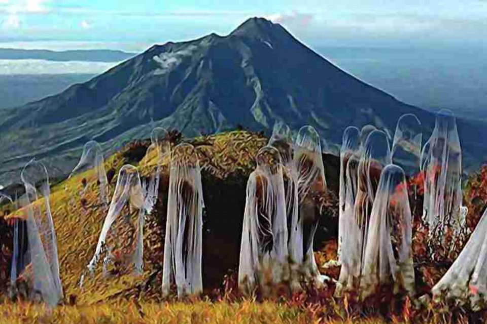 Kisah Nyata Berbau Mistis Gunung di Indonesia