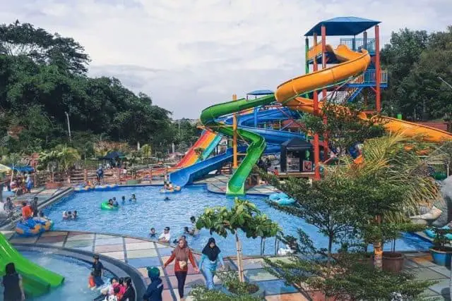 Wisata Kolam Renang Paling Seru Harga Terjangkau di Purwakarta