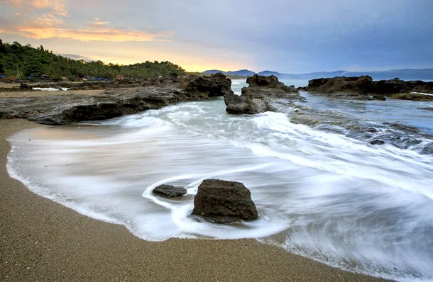 Rekomendasi Wisata Pantai di Sukabumi yang Memiliki Keindahan Alam