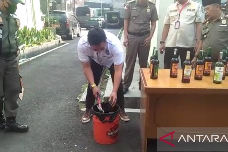Satpol PP 'Sikat' Peredaran Miras
