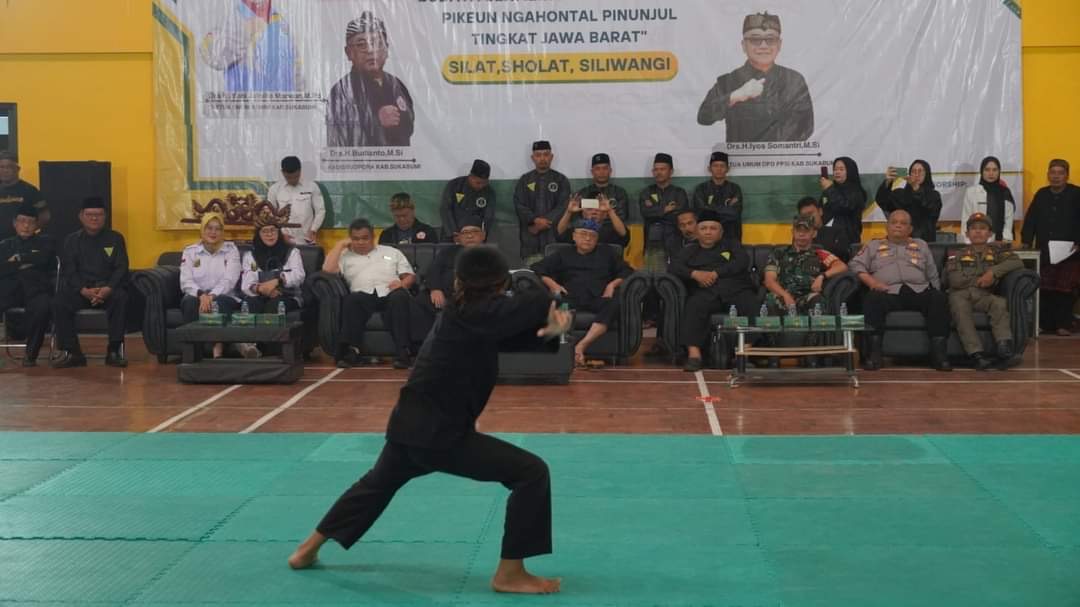 Ratusan Pendekar Unjuk Keahlian dalam Pasanggiri Pasanggiri Pencak Silat