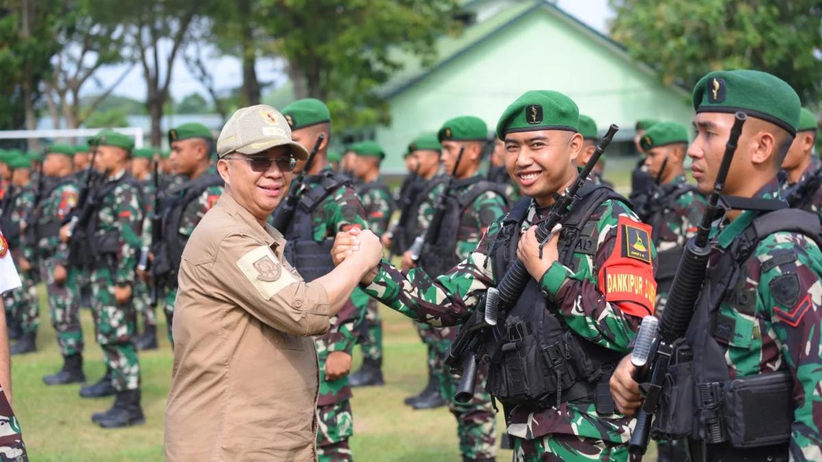 Wakil Walkot Lepas Satgas Pamtas Statis RI PNG