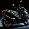 New Yamaha NMAX Dek Rata atau Honda Vario Street 160, Mana Paling Unggul?