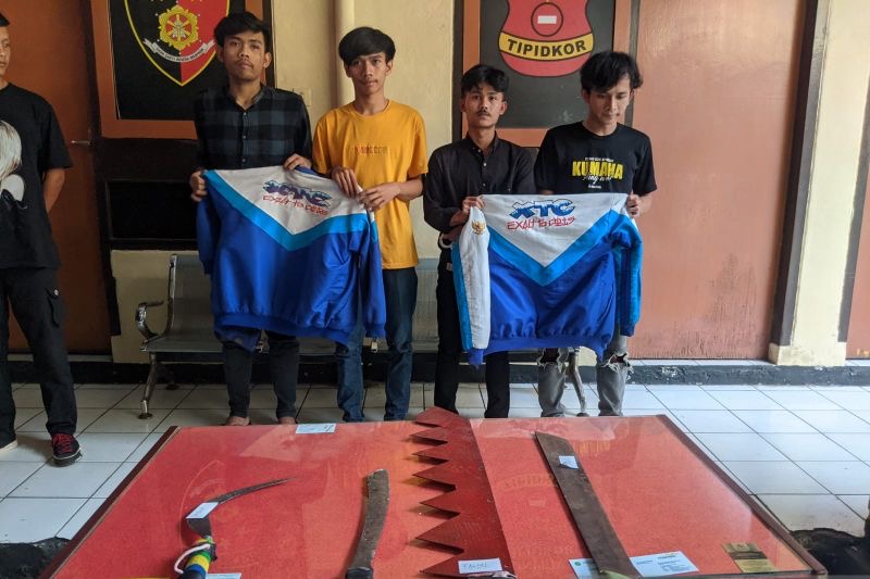 Petugas Gabungan Tangkap Anggota Geng Motor