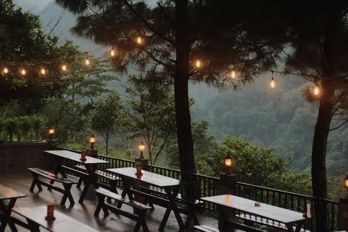 Miliki View di Atas Awan, Eliji Cafe Bogor Worth It Dikunjungi