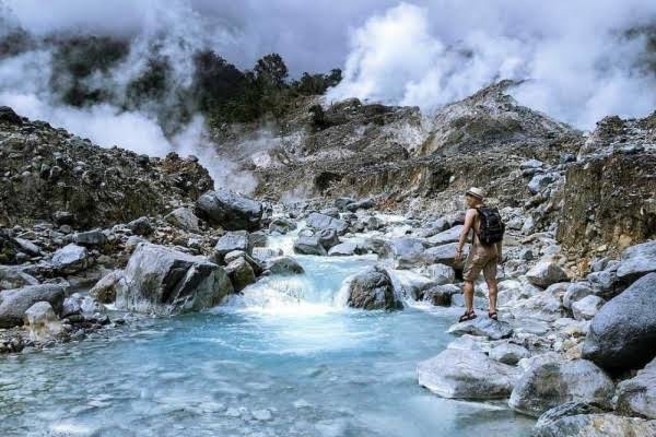 Panorama keindahan Wisata Kawah Ratu Bogor