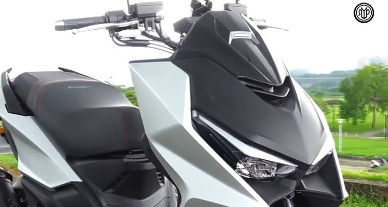 Akselerasi Mengesankan Dan Responsif Motor Honda PCX 180