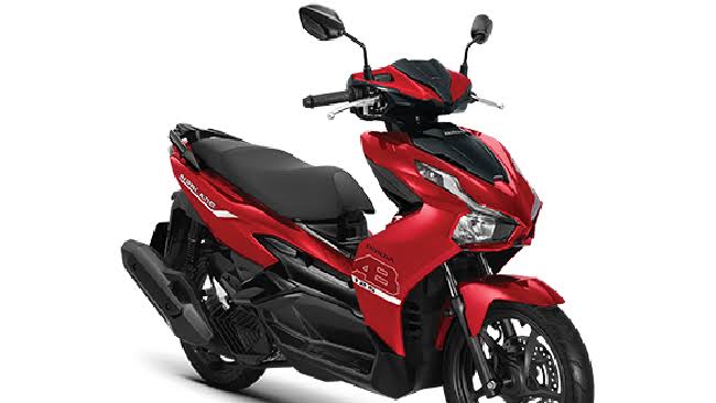 Honda Airblade 160 Lincah Melaju di Jalanan Padat