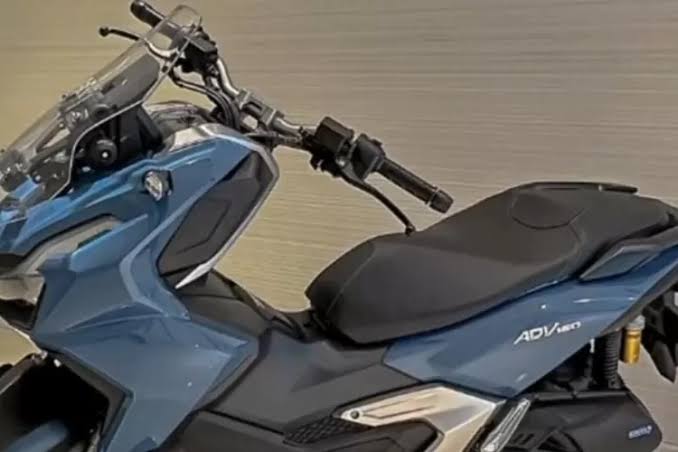 Honda ADV 160 Tampil Lebih Segar Dengan Desaknmi i