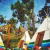 Rekomendasi Glamping Mewah di Garut, View Gunung dan Air Terjun!