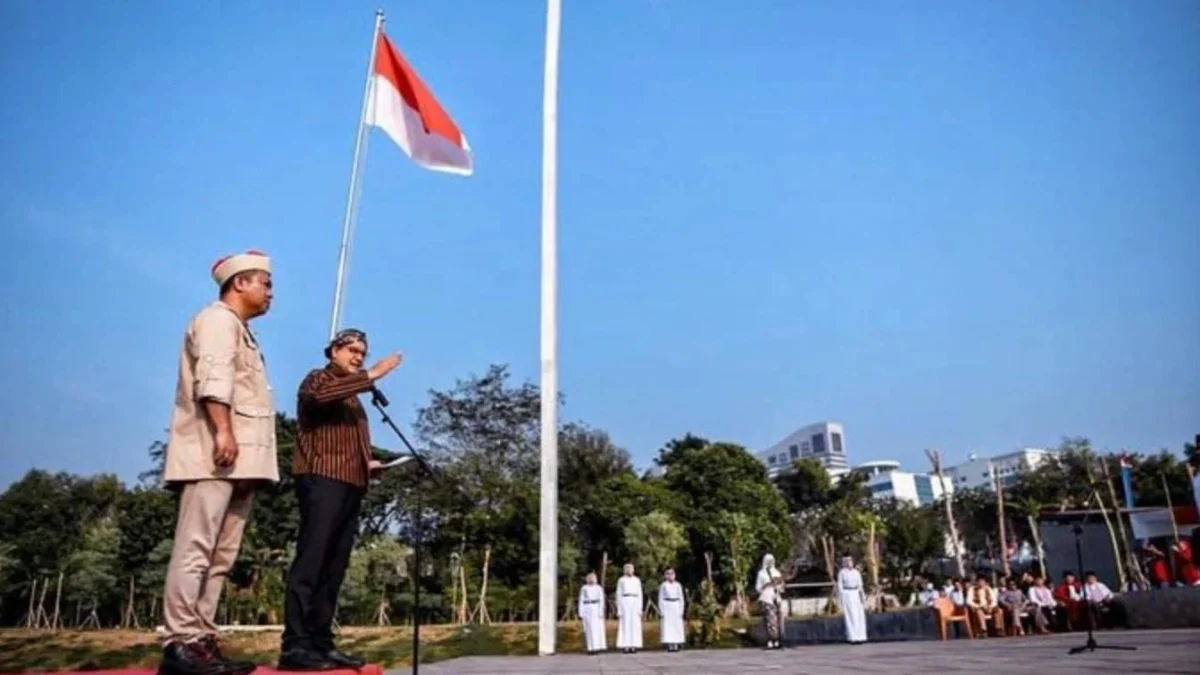 Anies Ajak Masyarakat Salam Merdeka dengan Tangan Terbuka